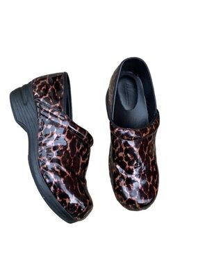 Croft & Barrow Comfort Clogs Cheetah Animal Print Women’s Slip on Shoes size 7.5